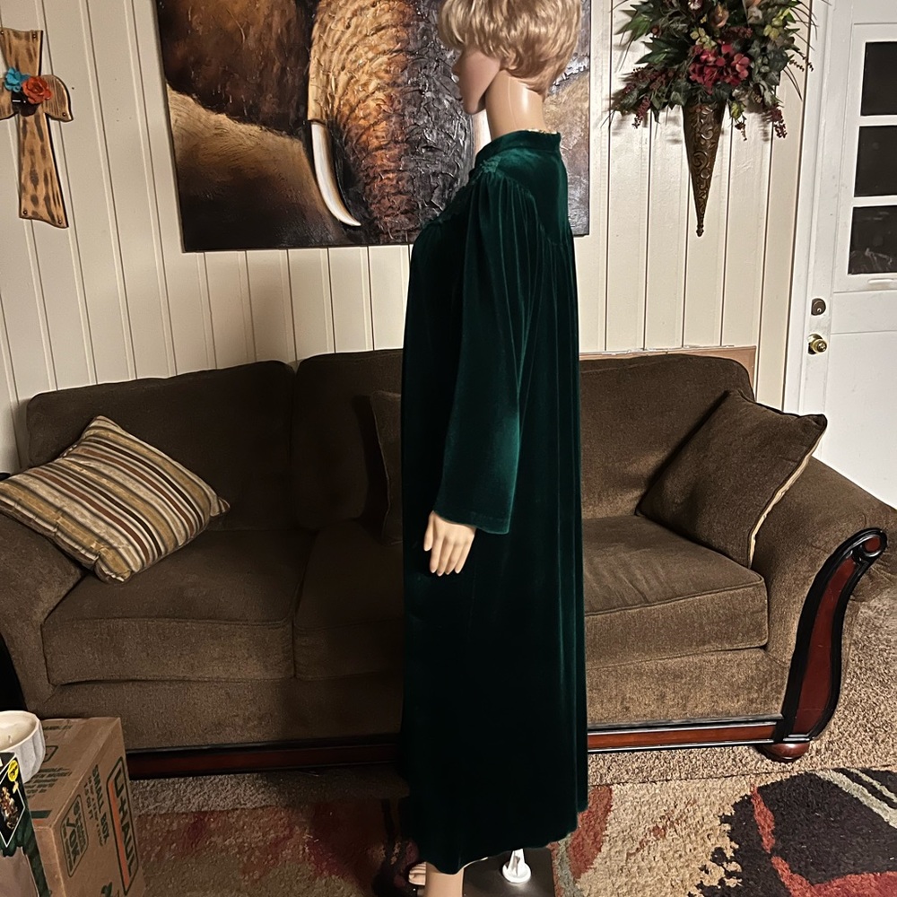 Komar ~ Vintage ~ Women’s Large ~ Velvet  ~ Green Robe W/ Floral Lace - Picture 13 of 16